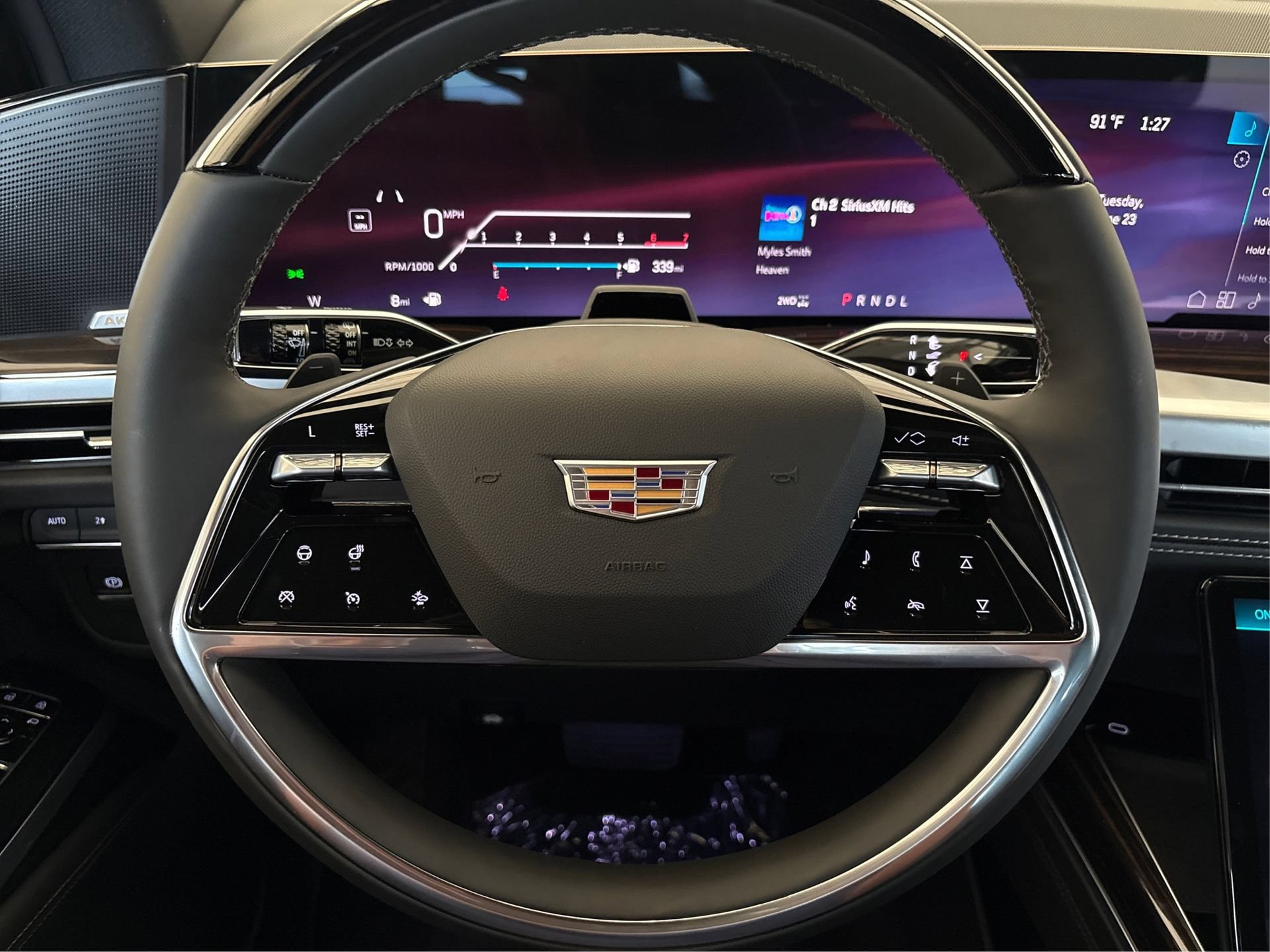 New 2026 Cadillac Escalade ESV Luxury AWD/4WD image 18
