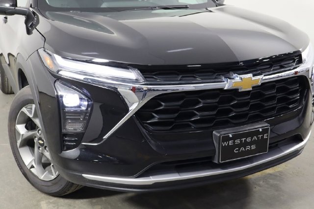 Used 2026 Chevrolet Trax LT FWD image 46