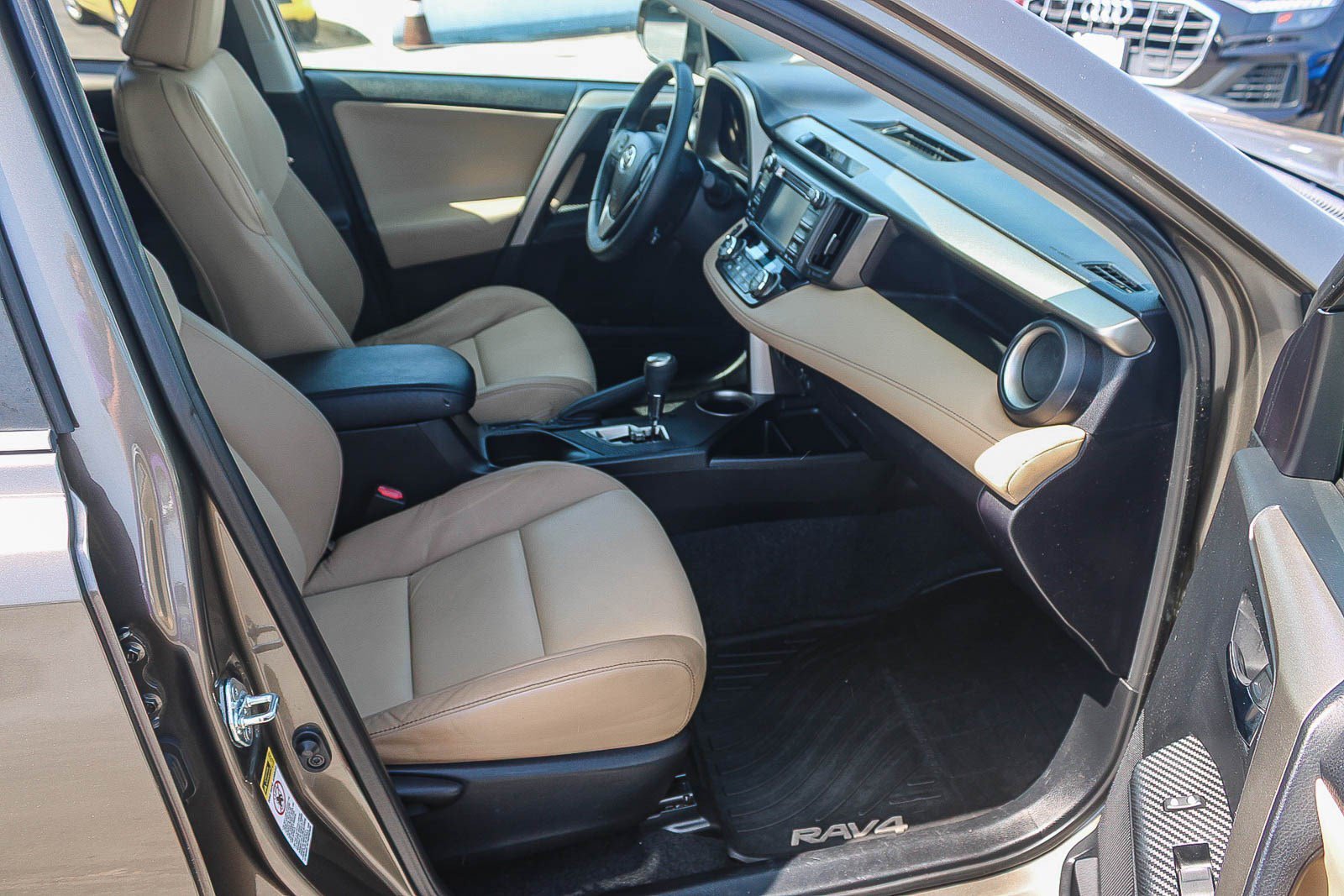 Used 2014 Toyota RAV4 Limited AWD/4WD image 17