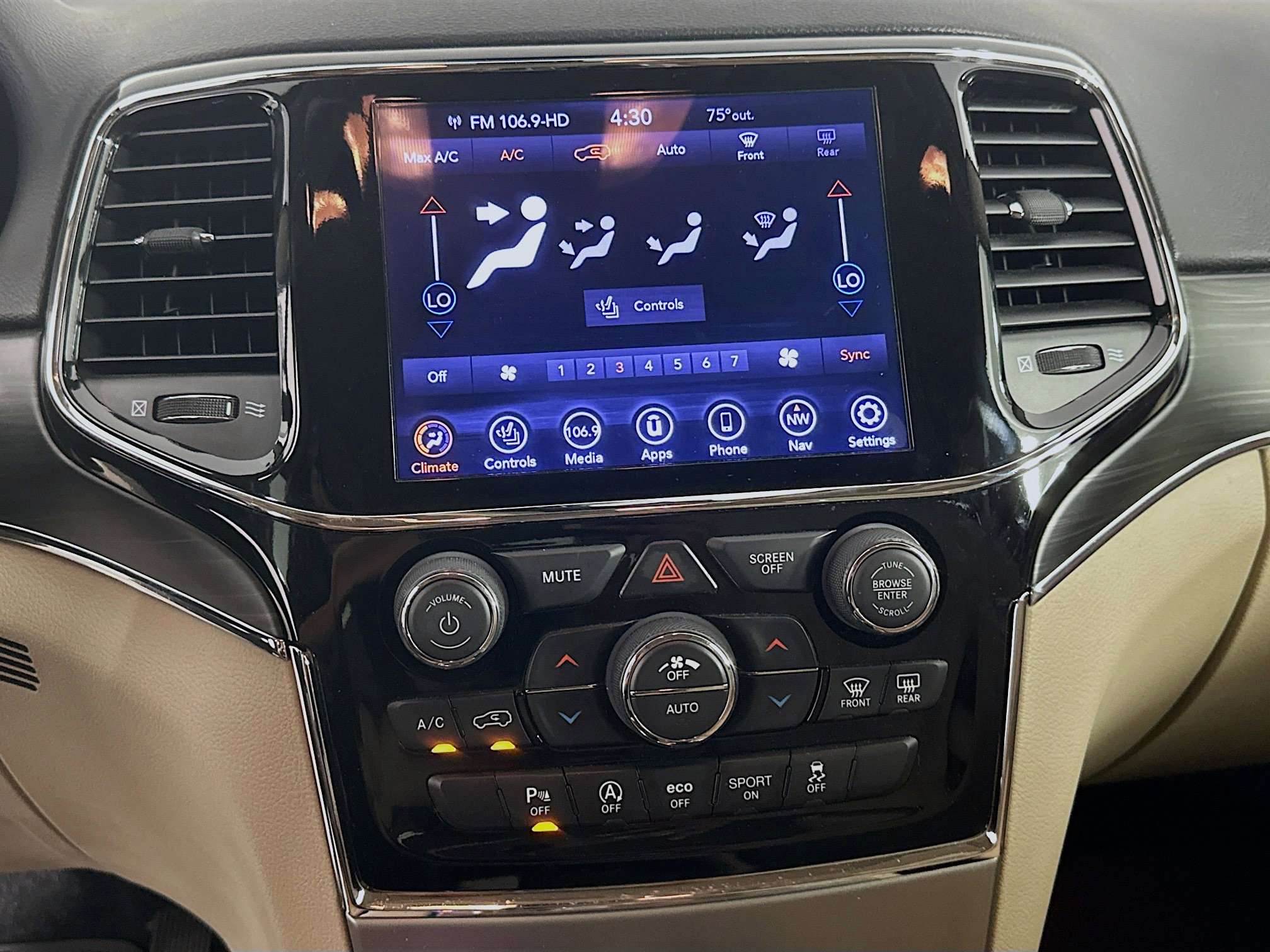 Used 2020 Jeep Grand Cherokee Limited w/ Premium Lighting Group image 24