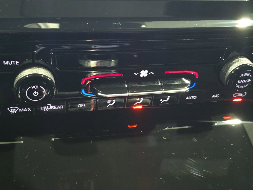 New 2025 Jeep Grand Cherokee Laredo X w/ Trailer Tow Package image 23