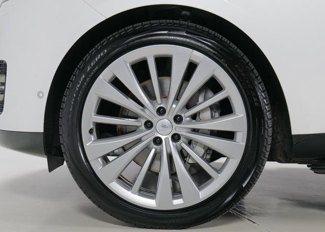 Used 2024 Land Rover Range Rover Long Wheelbase SE image 9