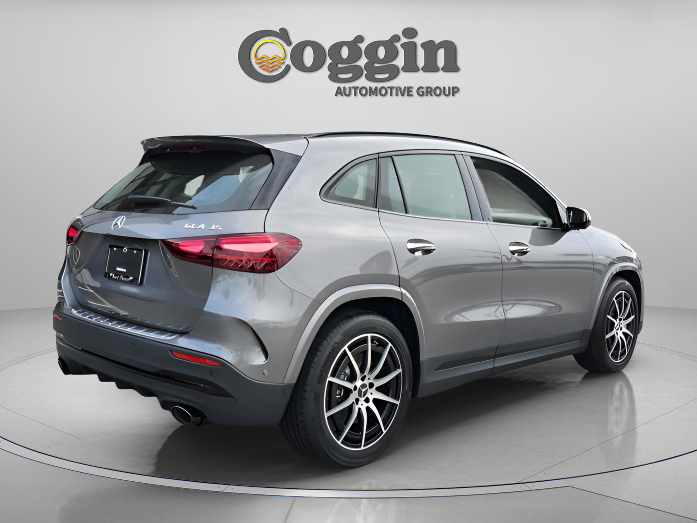 New 2026 Mercedes-Benz GLA 35 AMG 4MATIC image 10