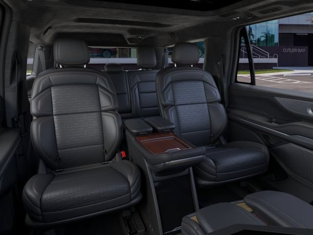 New 2025 Lincoln Navigator L Black Label AWD/4WD image 11