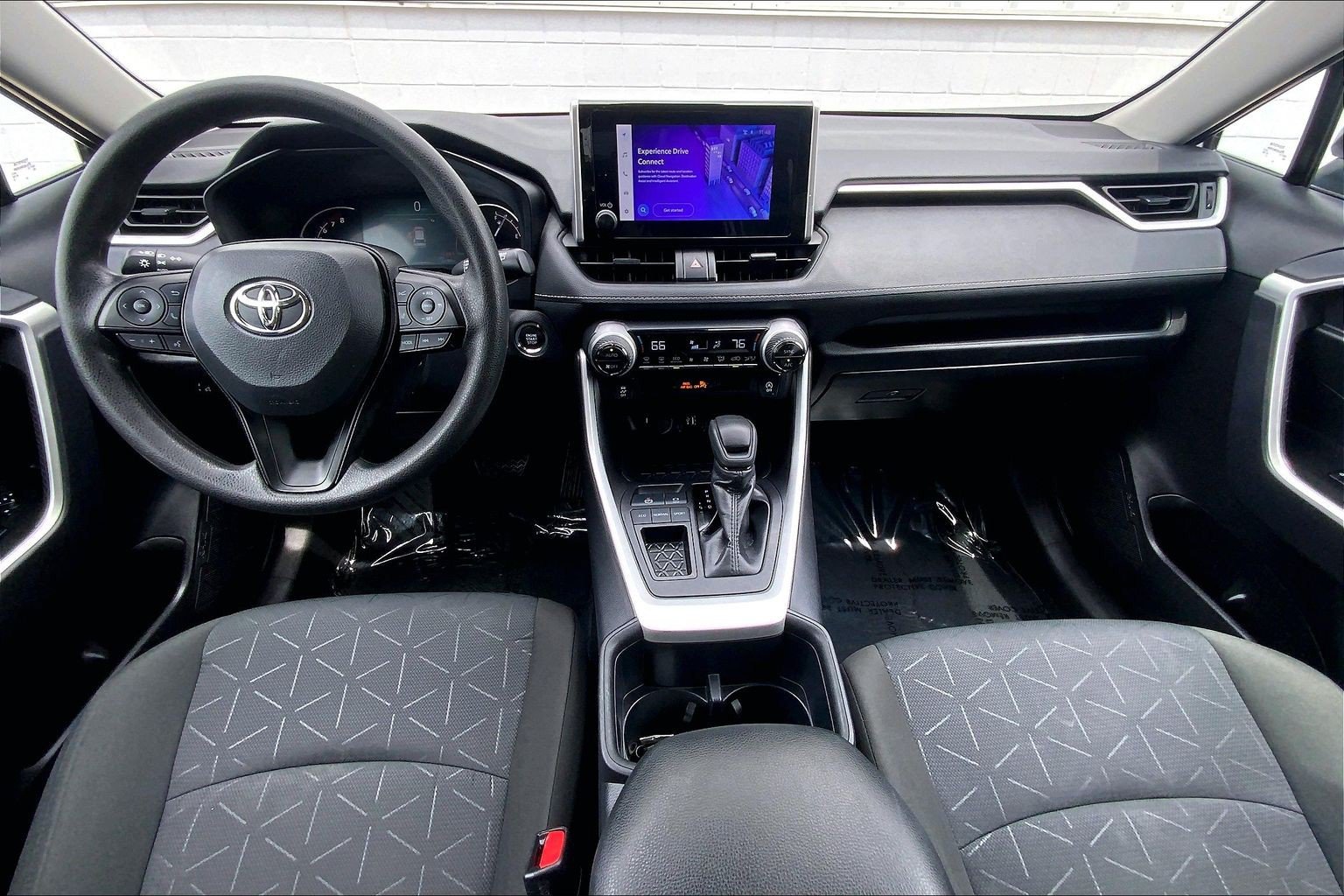 Used 2025 Toyota RAV4 XLE FWD image 19