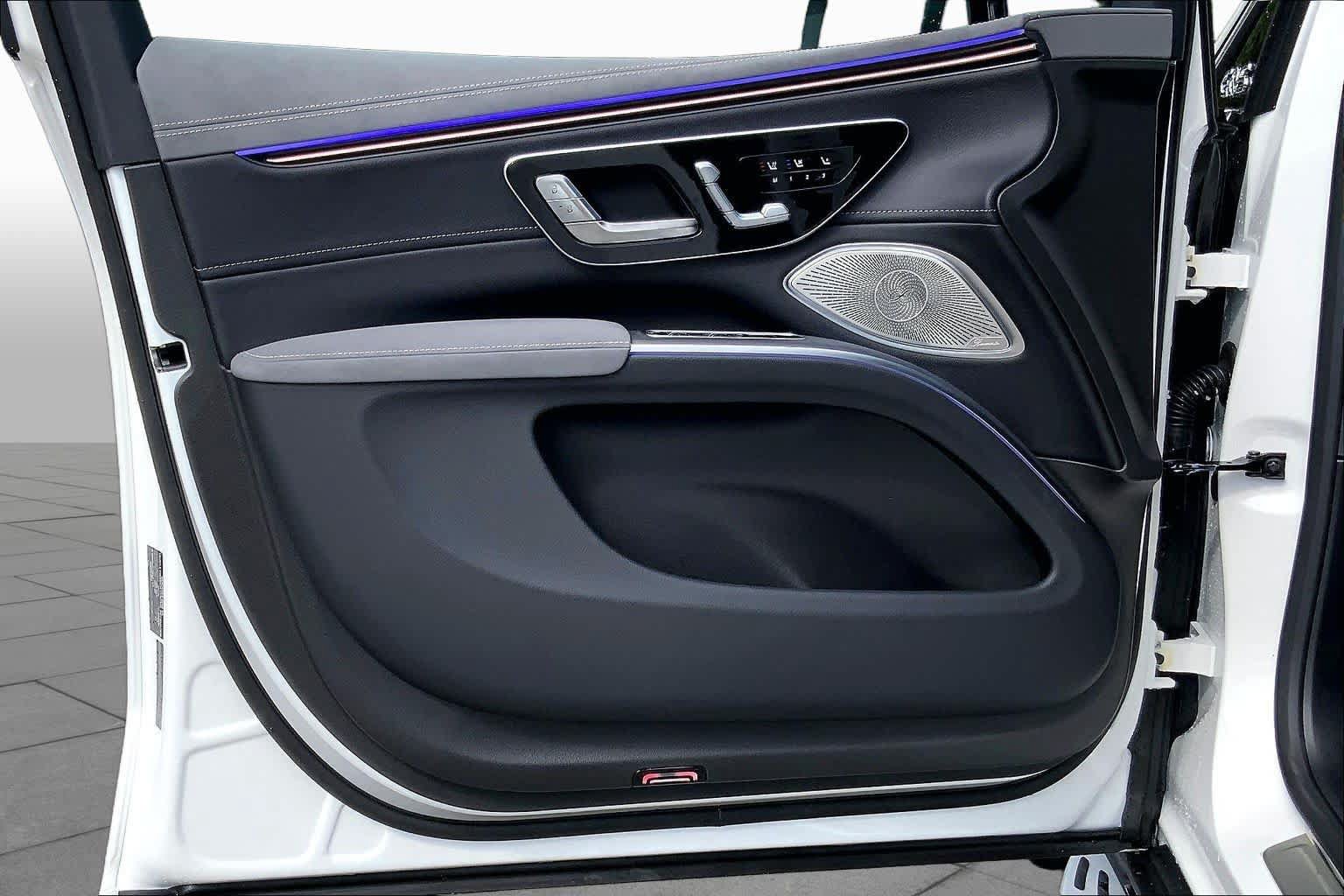 New 2027 Mercedes-Benz EQS 400 4MATIC SUV image 14