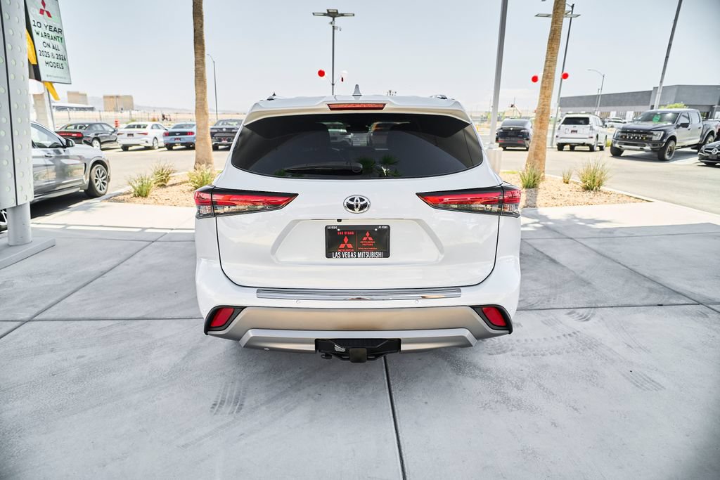 Used 2022 Toyota Highlander Platinum FWD image 8