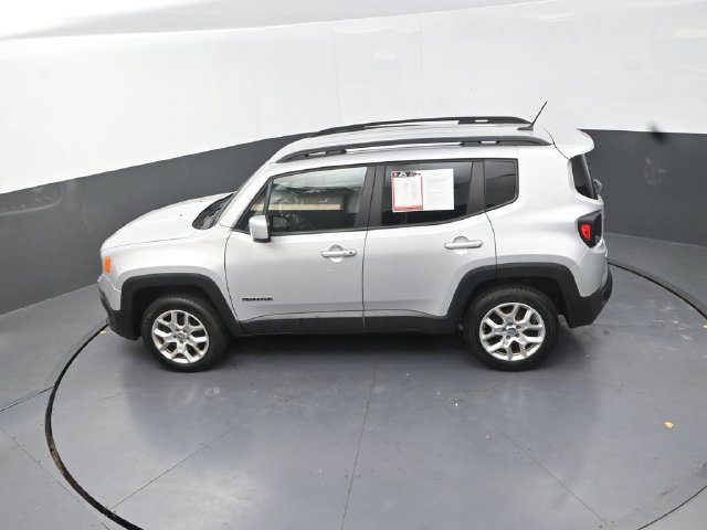 Used 2017 Jeep Renegade Latitude w/ Cold Weather Group AWD/4WD image 26