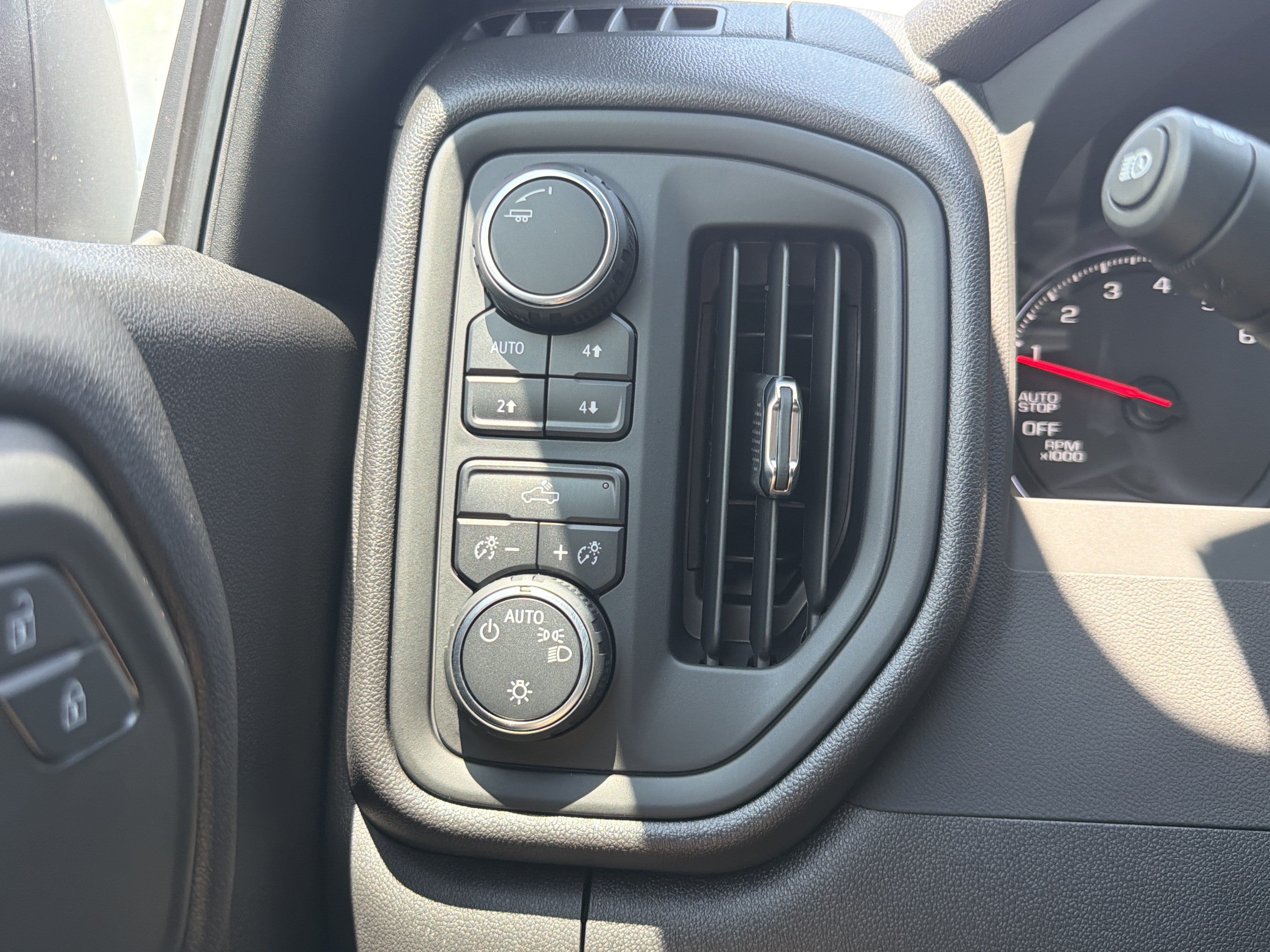 Used 2024 Chevrolet Silverado 1500 Custom Trail Boss AWD/4WD image 13