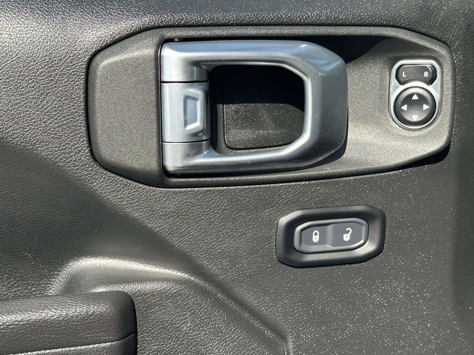 Used 2023 Jeep Wrangler Sport AWD/4WD image 16