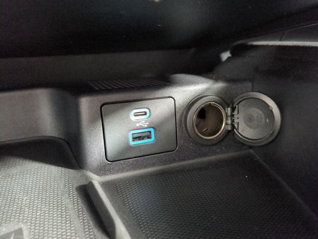 Used 2023 Ford Escape Platinum w/ Premium Technology Package image 27