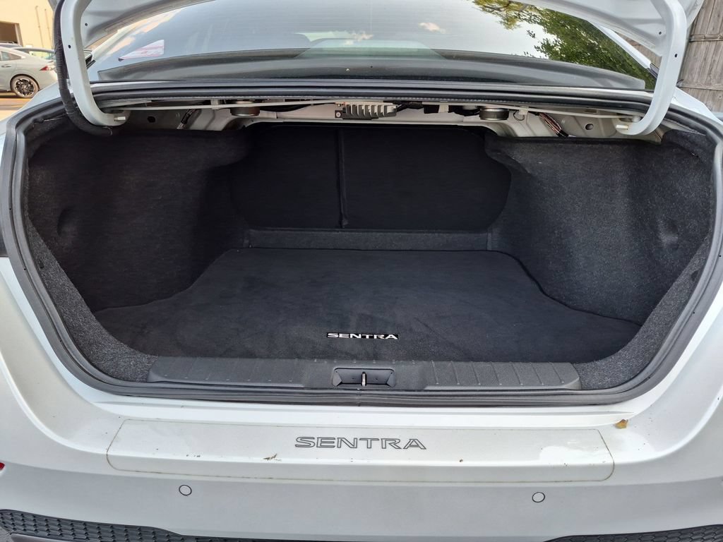 Used 2021 Nissan Sentra SR w/ SR Premium Package FWD image 26