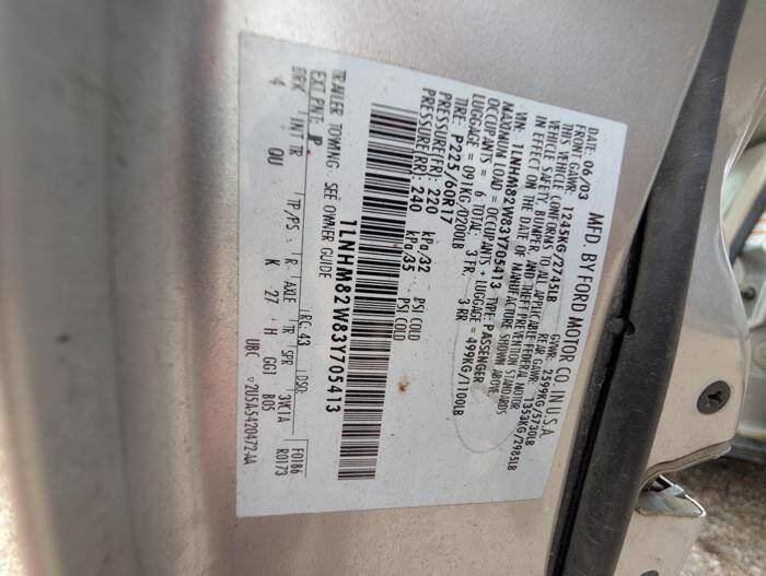 Used 2003 Lincoln Town Car Signature RWD image 42