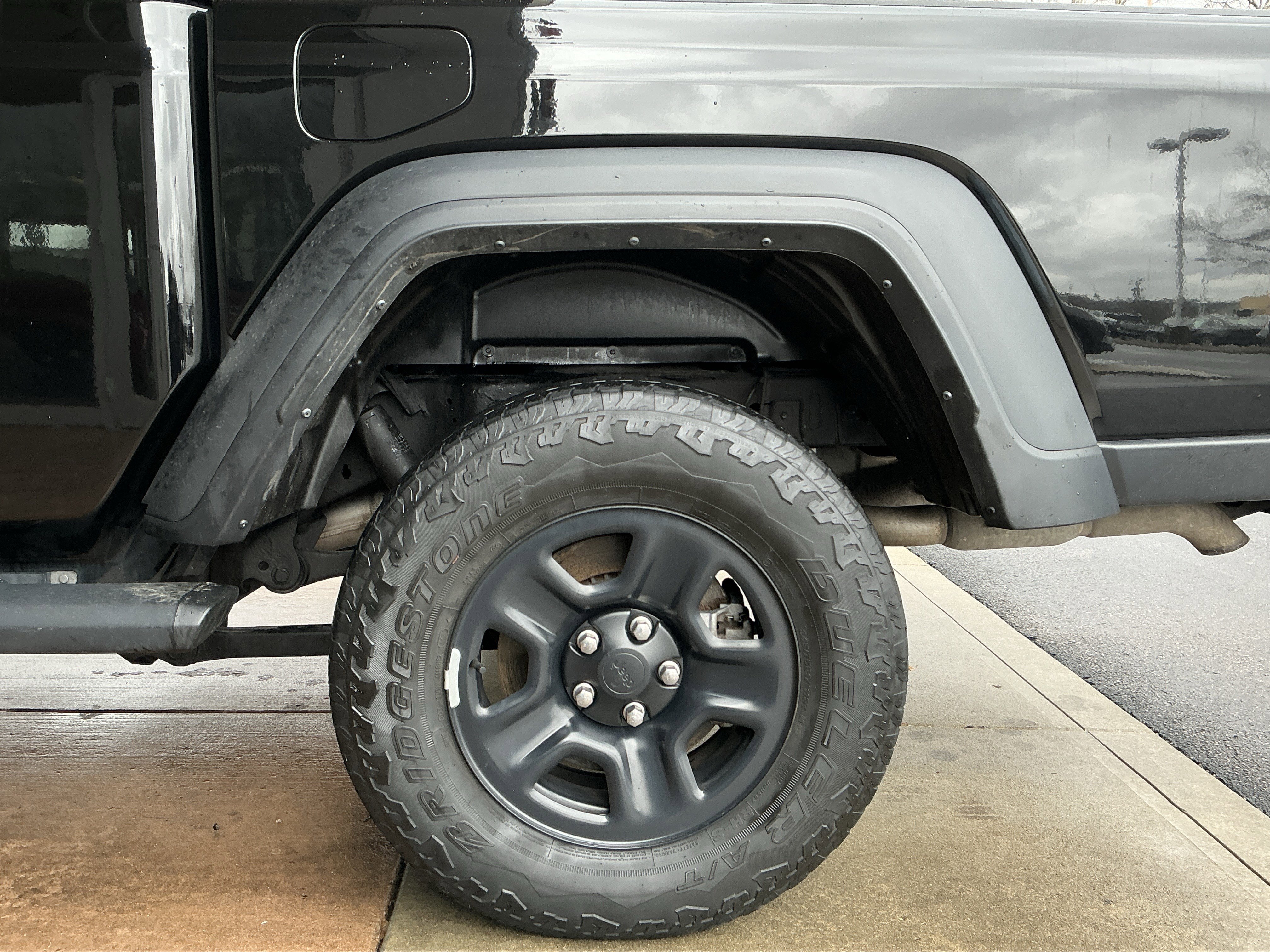 Used 2021 Jeep Gladiator Sport image 23