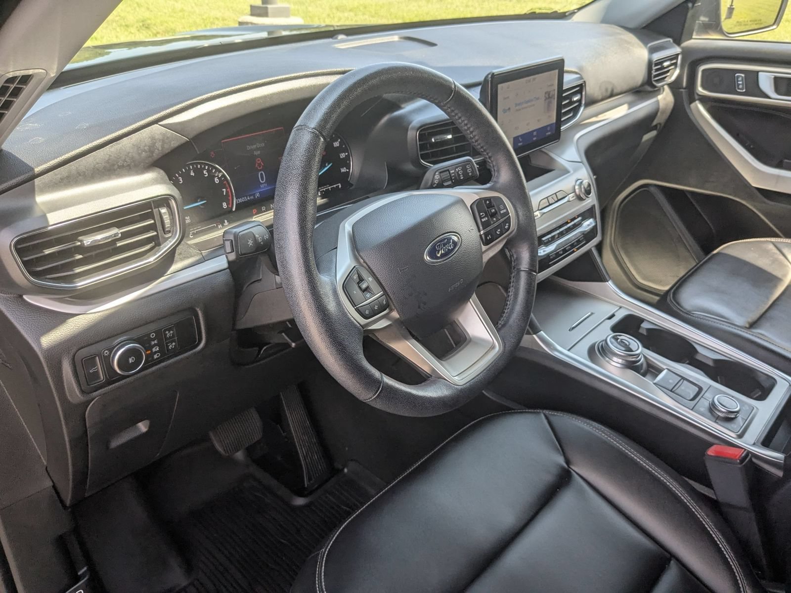 Used 2024 Ford Explorer XLT w/ Equipment Group 202A AWD/4WD image 15