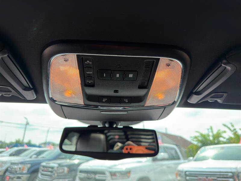 Used 2014 Dodge Charger R/T RWD image 17