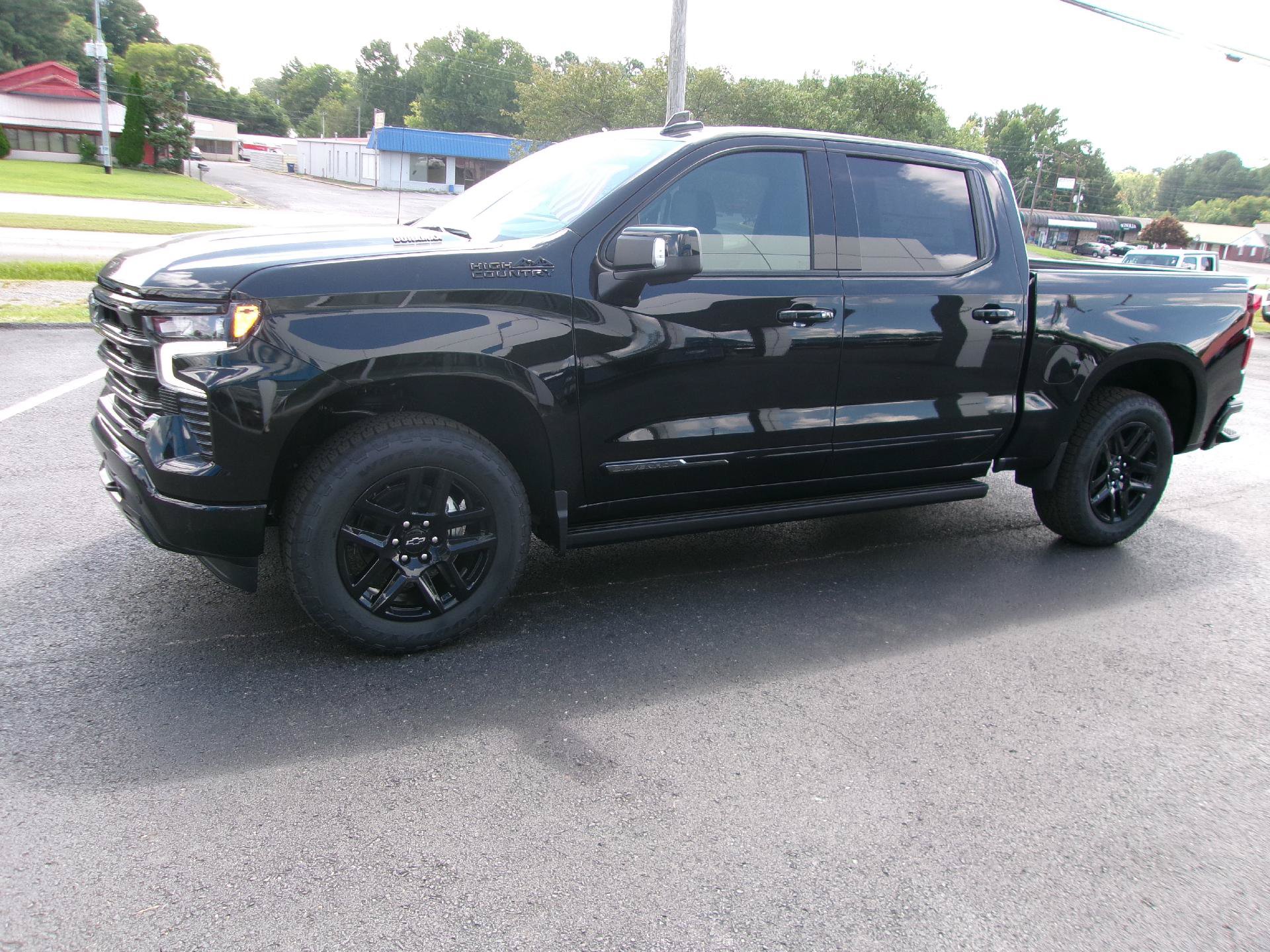New 2026 Chevrolet Silverado 1500 High Country w/ Midnight Edition AWD/4WD image 8