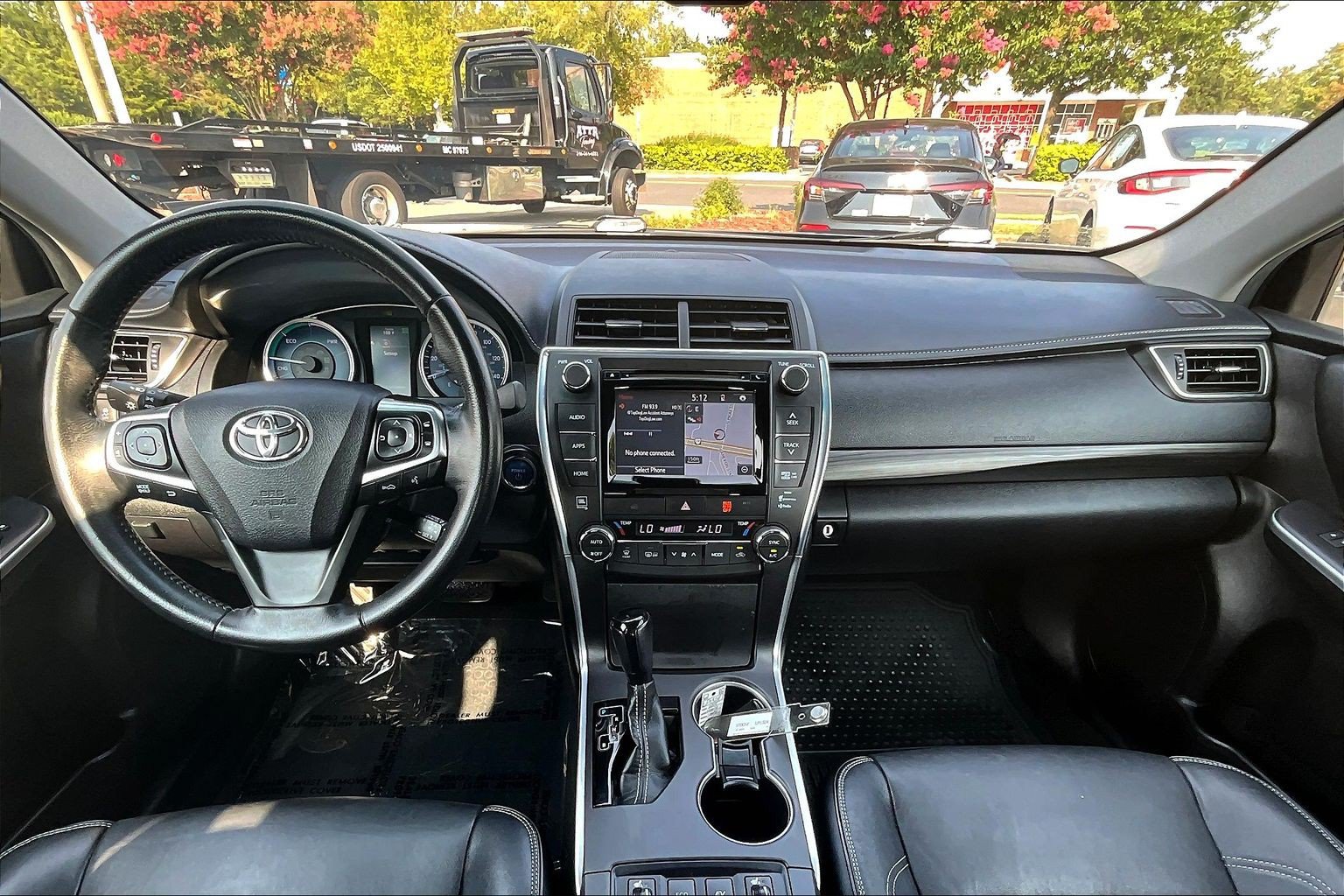 Used 2015 Toyota Camry XLE w/ Moonroof Package FWD image 15