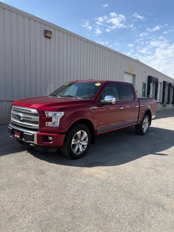 Used 2016 Ford F150 Platinum w/ Equipment Group 701A Luxury AWD/4WD image 4