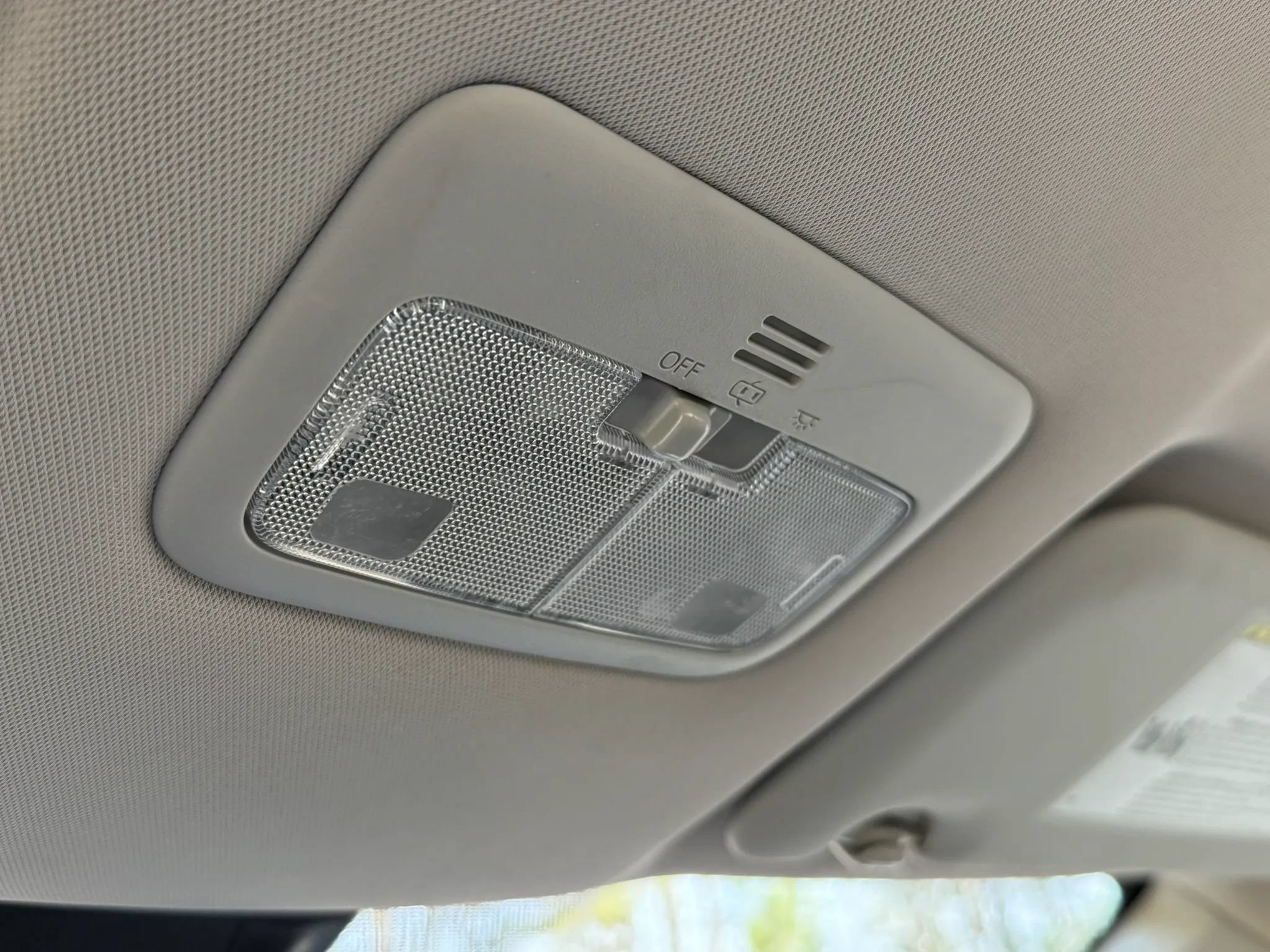 Used 2018 Toyota Corolla LE FWD image 36