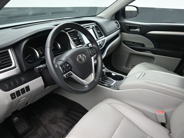 Used 2015 Toyota Highlander XLE image 18