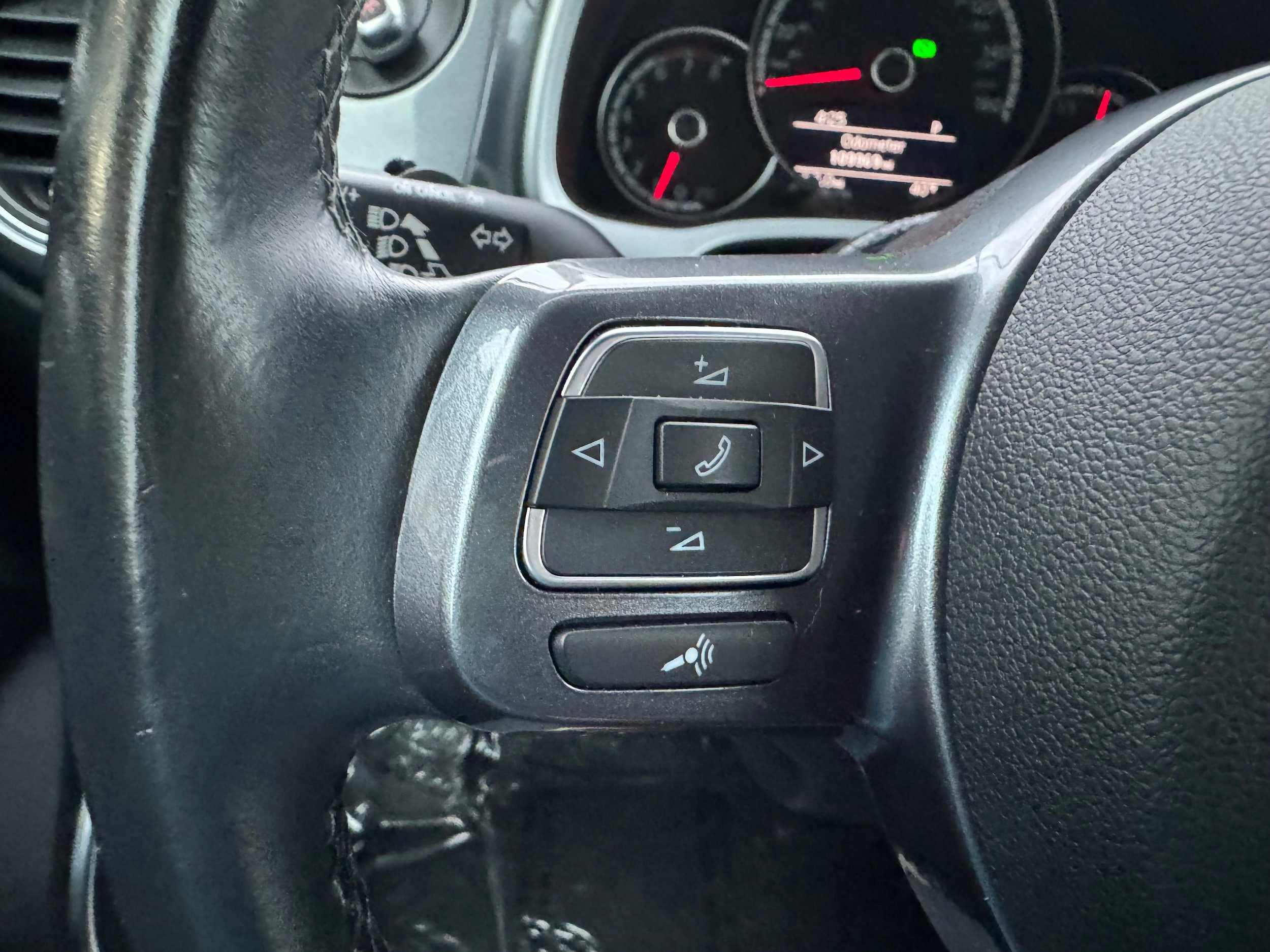 Used 2013 Volkswagen Beetle 2.5 image 16