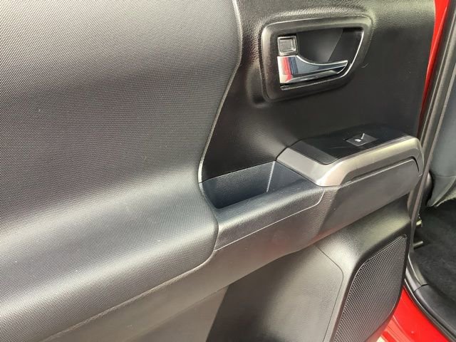 Used 2021 Toyota Tacoma TRD Off-Road image 15