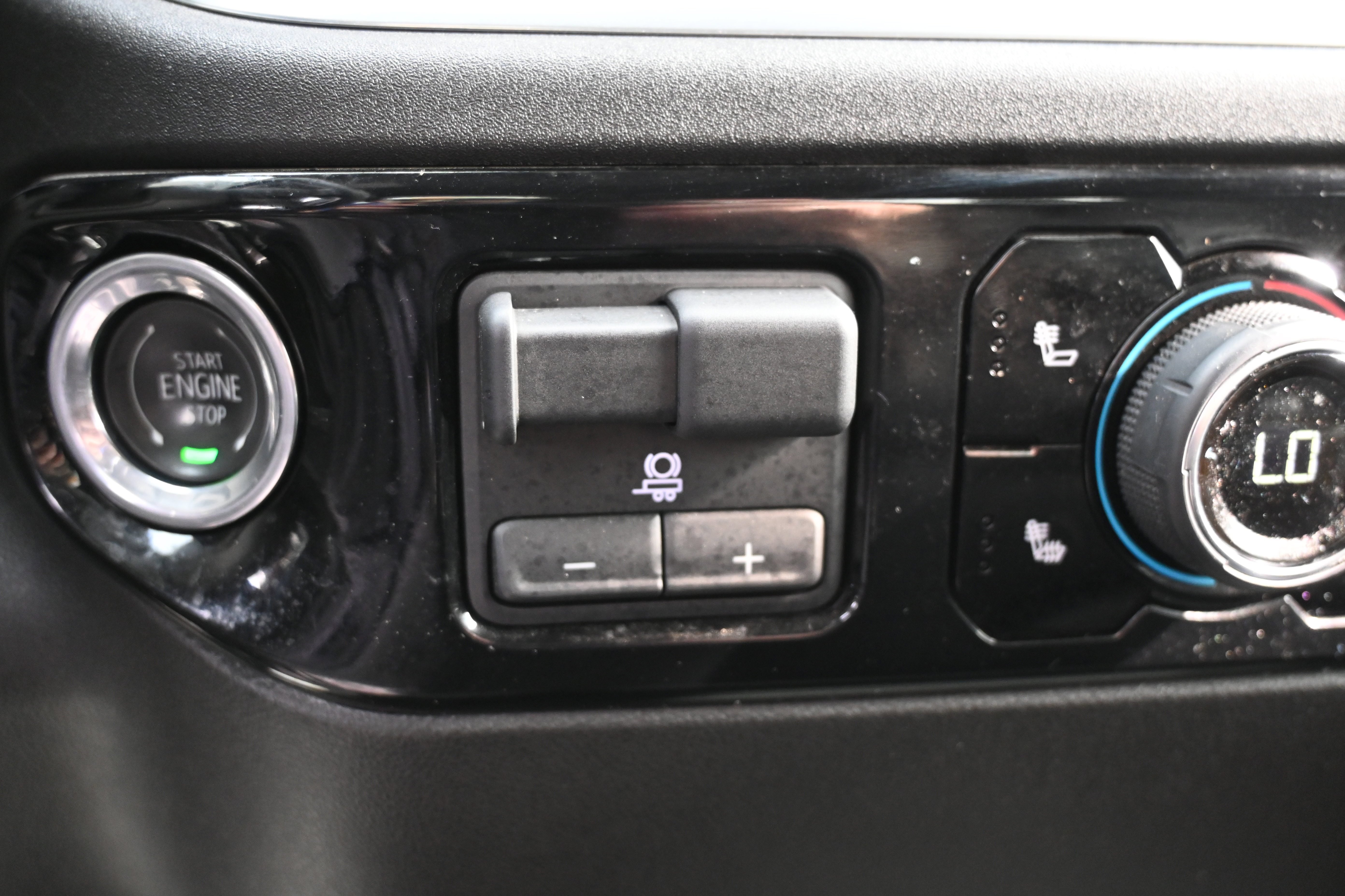 Used 2025 Chevrolet Silverado 2500 LT w/ Convenience Package image 28