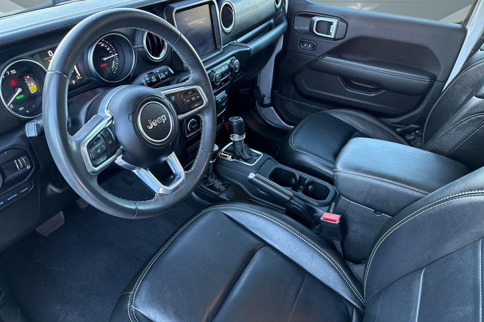 Used 2023 Jeep Wrangler Sahara image 4