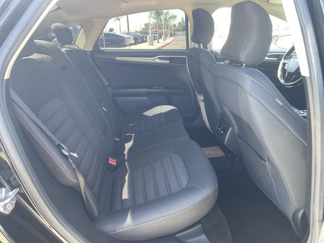 Used 2017 Ford Fusion SE w/ Fusion SE Technology Package FWD image 26