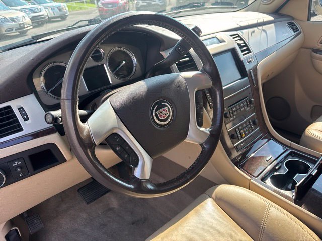 Used 2012 Cadillac Escalade Luxury AWD/4WD image 20