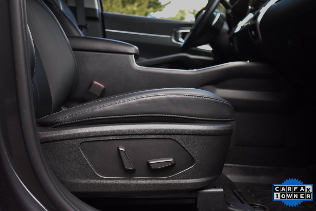 Used 2023 Kia Sorento EX image 23