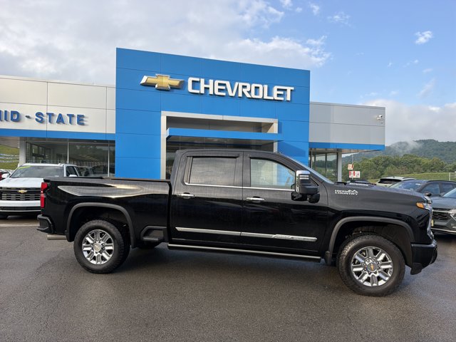Used 2026 Chevrolet Silverado 3500 High Country w/ High Country Premium Package AWD/4WD image 3