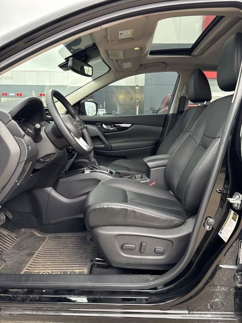 Used 2022 Nissan Rogue Sport SL w/ Premium Package AWD/4WD image 5