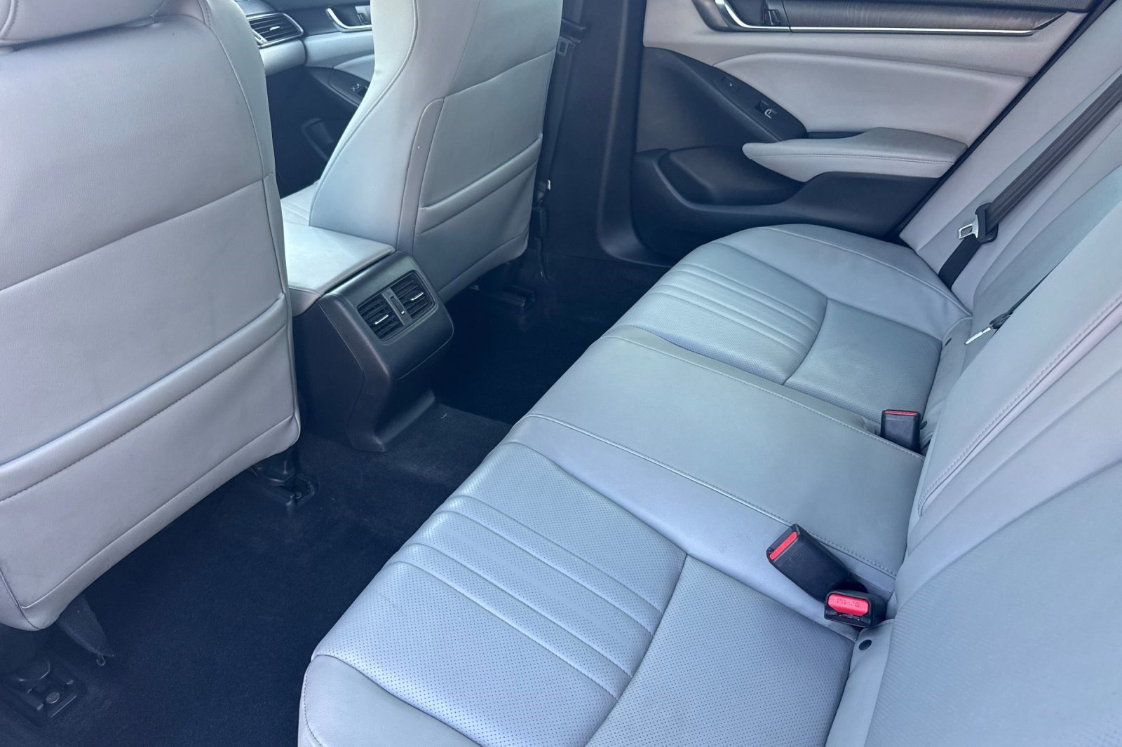 Used 2018 Honda Accord Touring image 27