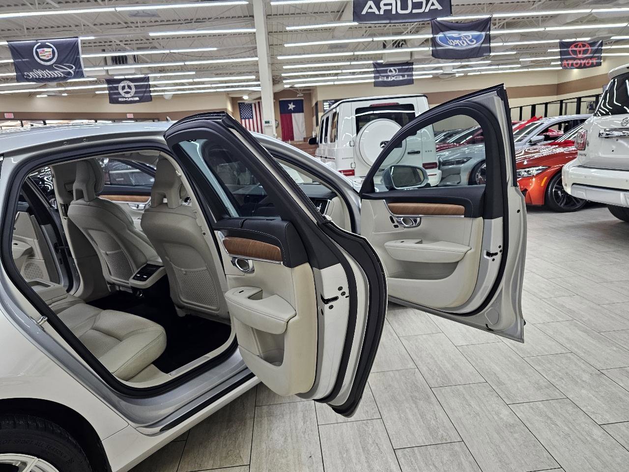 Used 2017 Volvo S90 T6 Inscription w/ Vision Package image 16