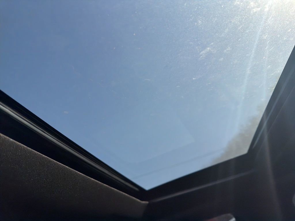 Used 2024 Chevrolet Silverado 2500 ZR2 w/ Technology Package image 19