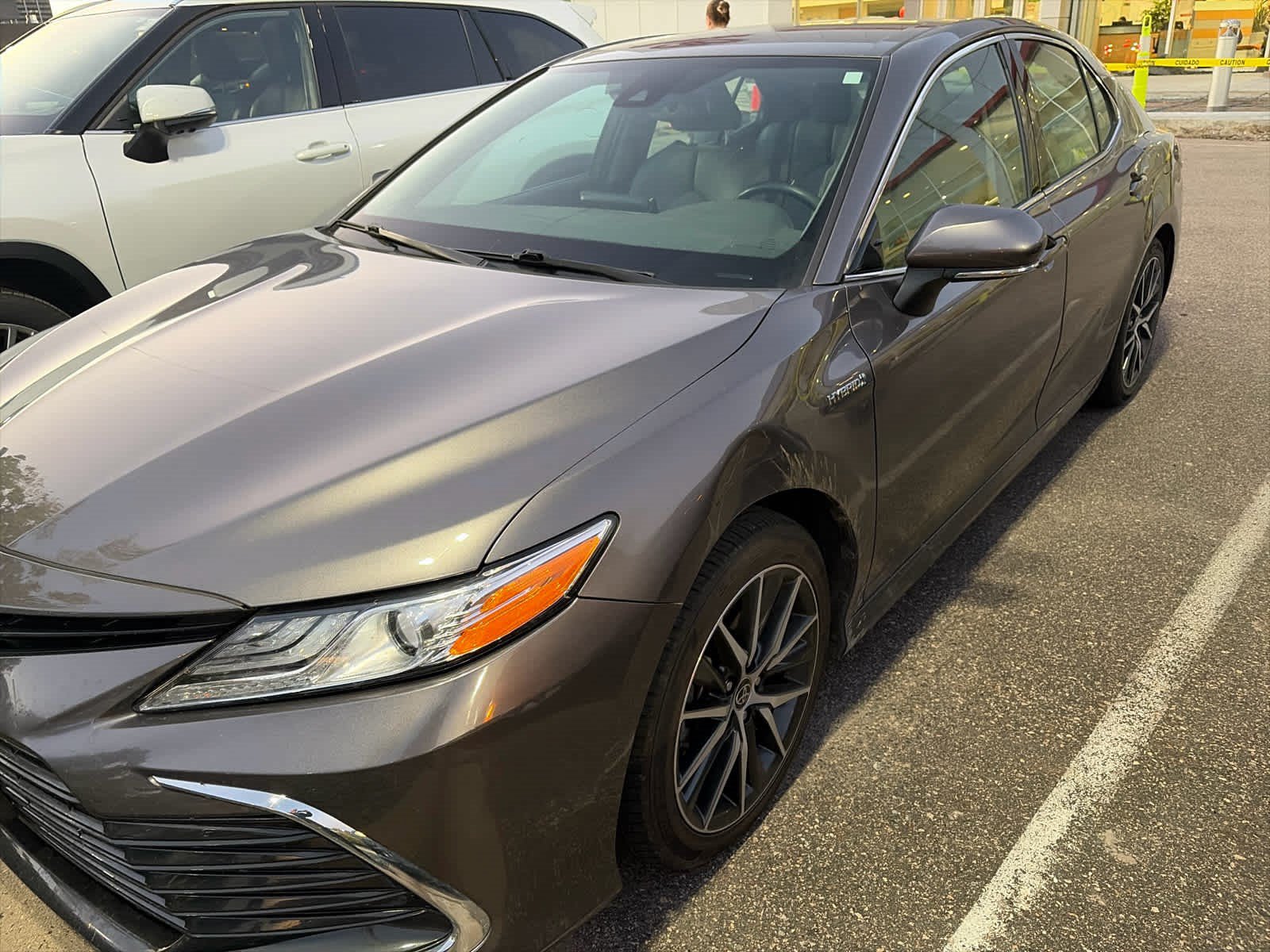 Used 2021 Toyota Camry XLE w/ Cold Weather Package FWD image 3