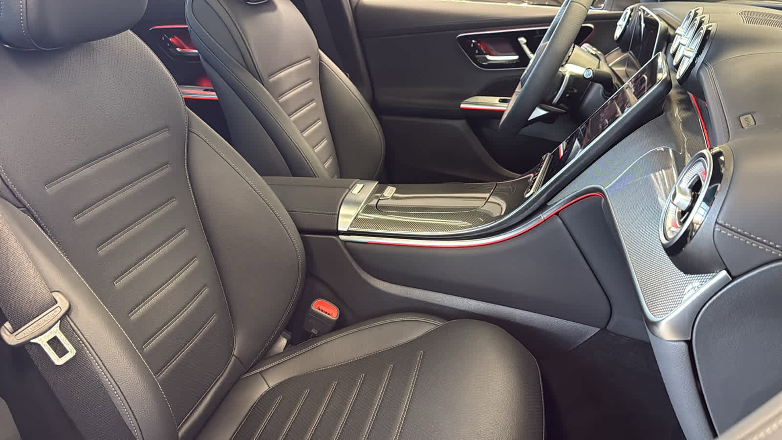 New 2025 Mercedes-Benz GLC 350e 4MATIC image 35