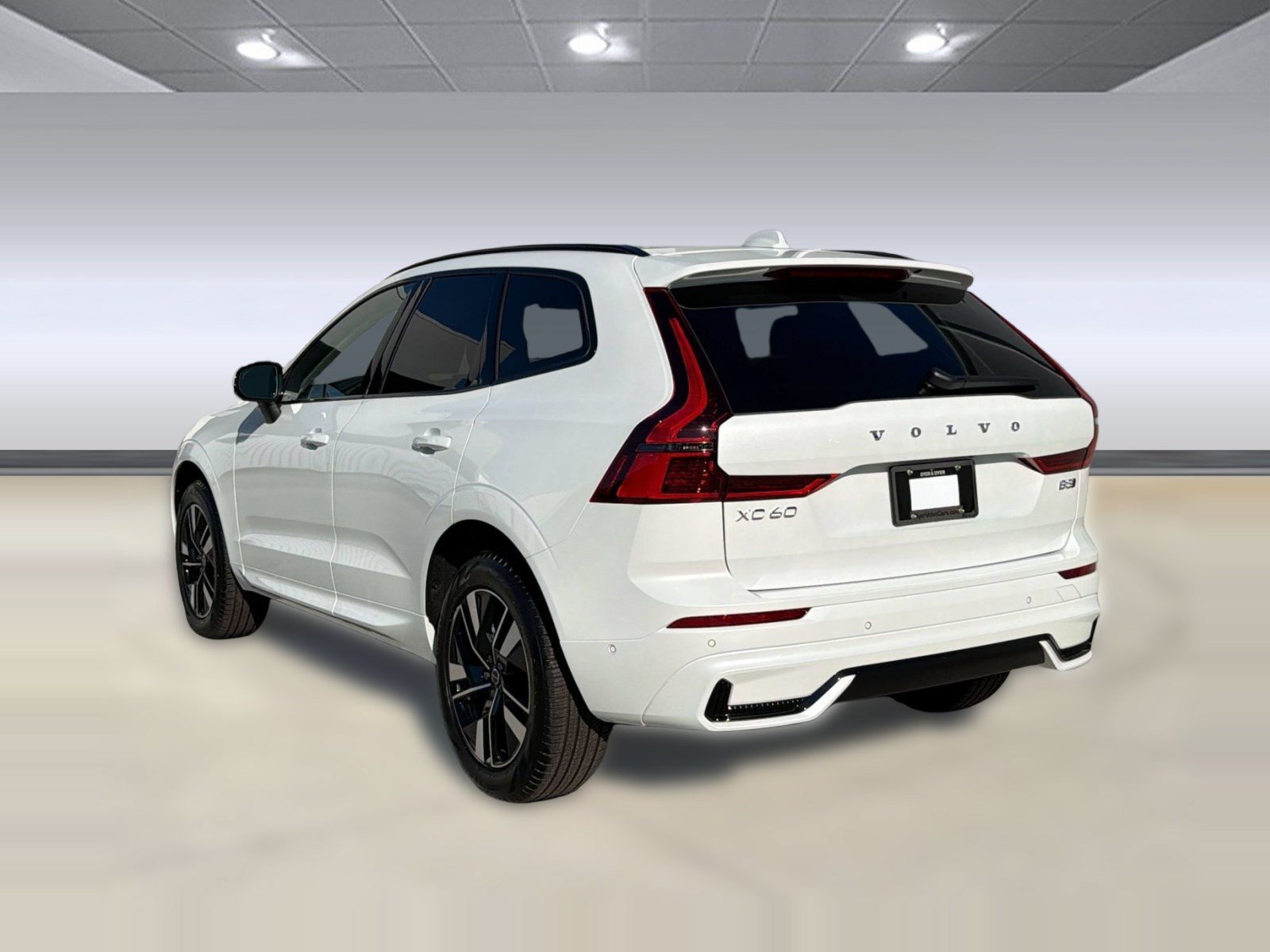 New 2026 Volvo XC60 B5 Plus w/ Climate Package AWD/4WD image 3