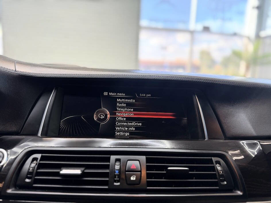 Used 2015 BMW 550i Sedan RWD image 11