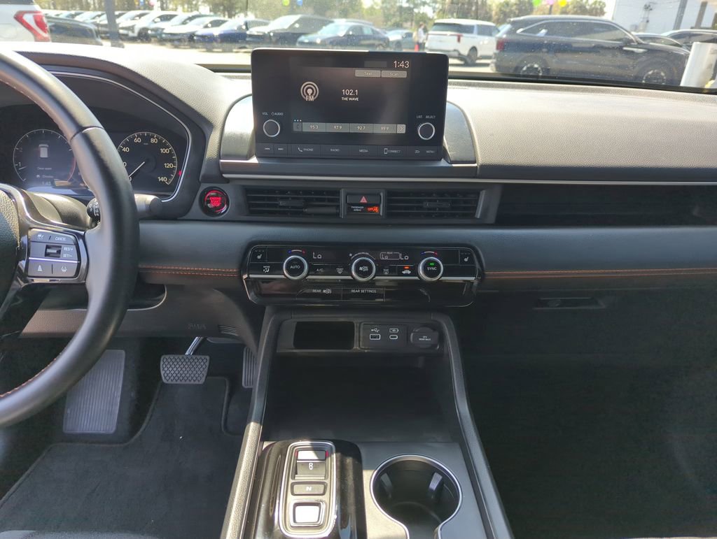 Used 2023 Honda Pilot Sport image 25