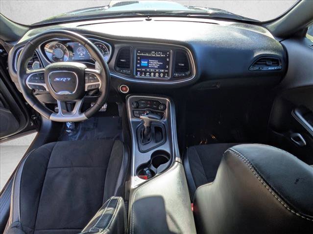 Used 2015 Dodge Challenger SRT RWD image 18