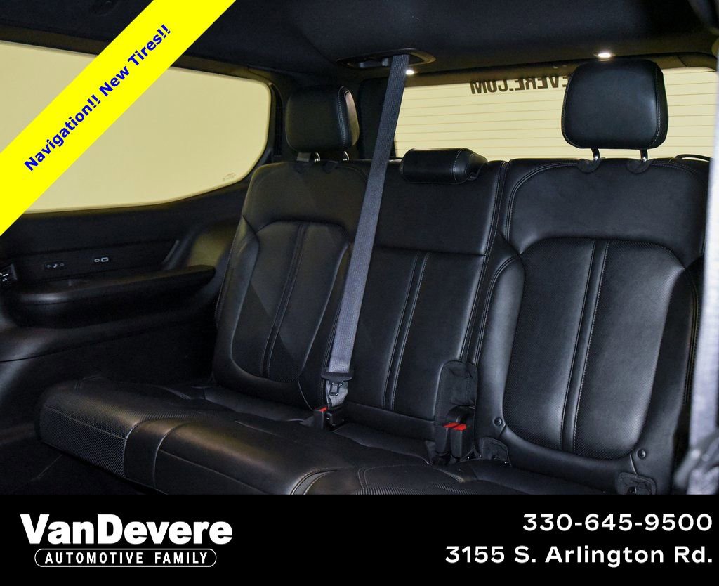 Used 2024 Jeep Wagoneer Series III AWD/4WD image 7