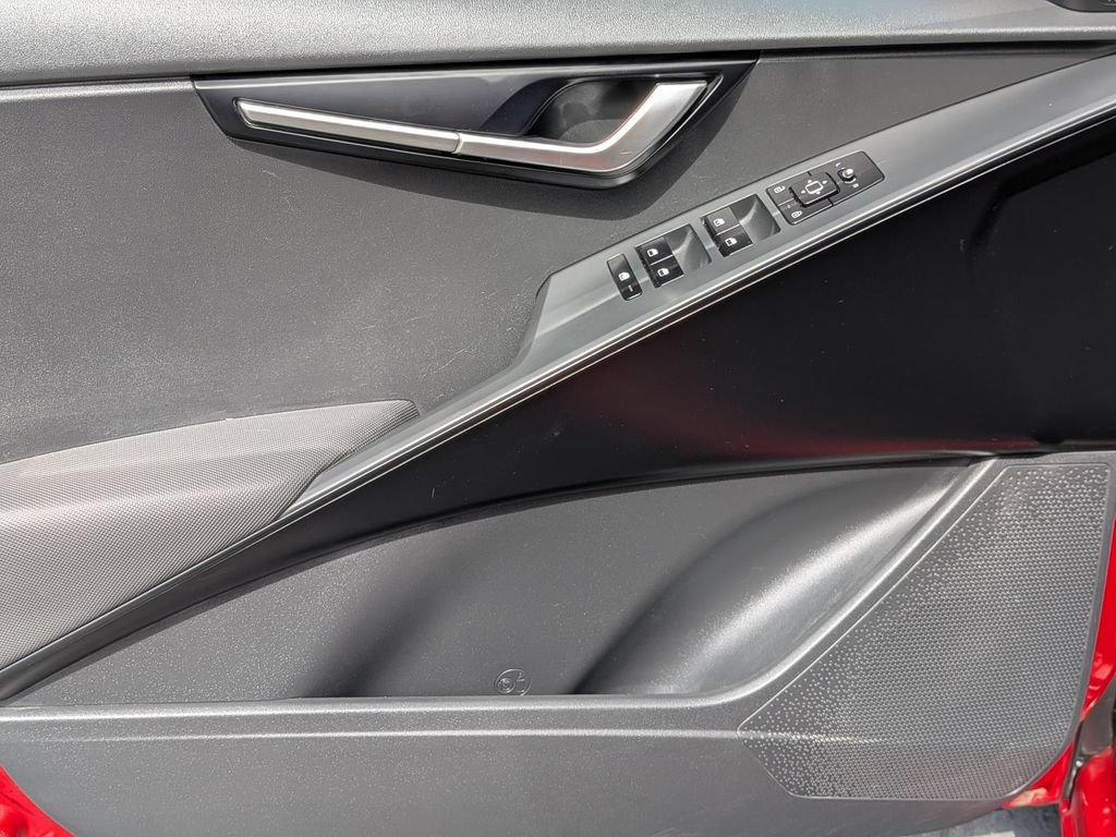 Used 2025 Kia Niro LX FWD image 13