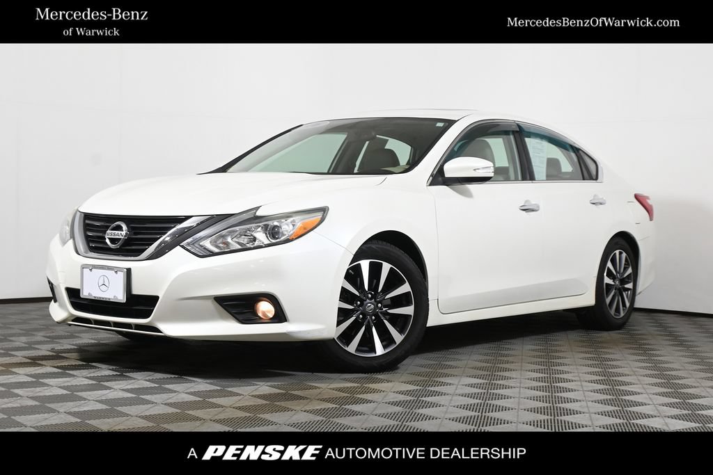 Used 2016 Nissan Altima 2.5 SL w/ Moonroof Package FWD image 1