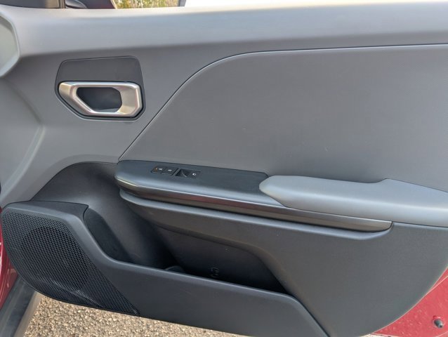 Used 2025 Kia K4 LXS image 32