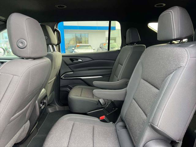 Used 2026 Chevrolet Traverse LT image 11