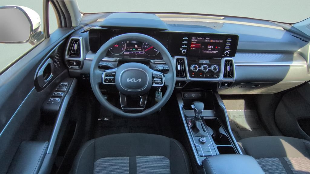 Used 2022 Kia Sorento LX FWD image 12