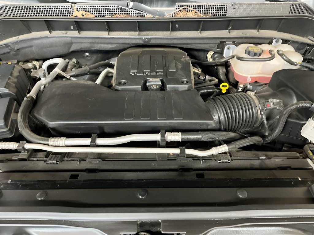Used 2025 Chevrolet Silverado 1500 LT AWD/4WD image 31